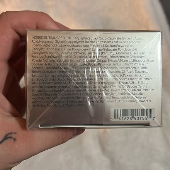 Elemis - Picture 6 of 6